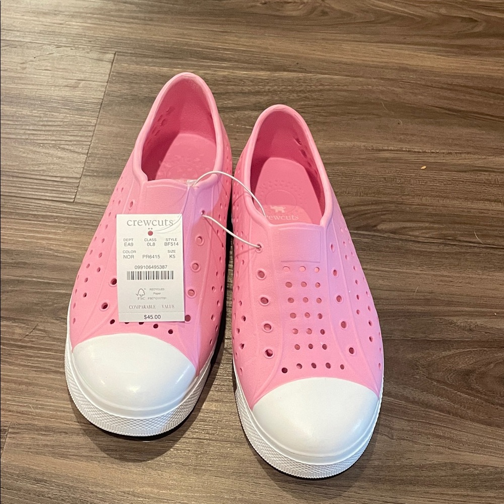 Girls crewcuts water shoes, size 5